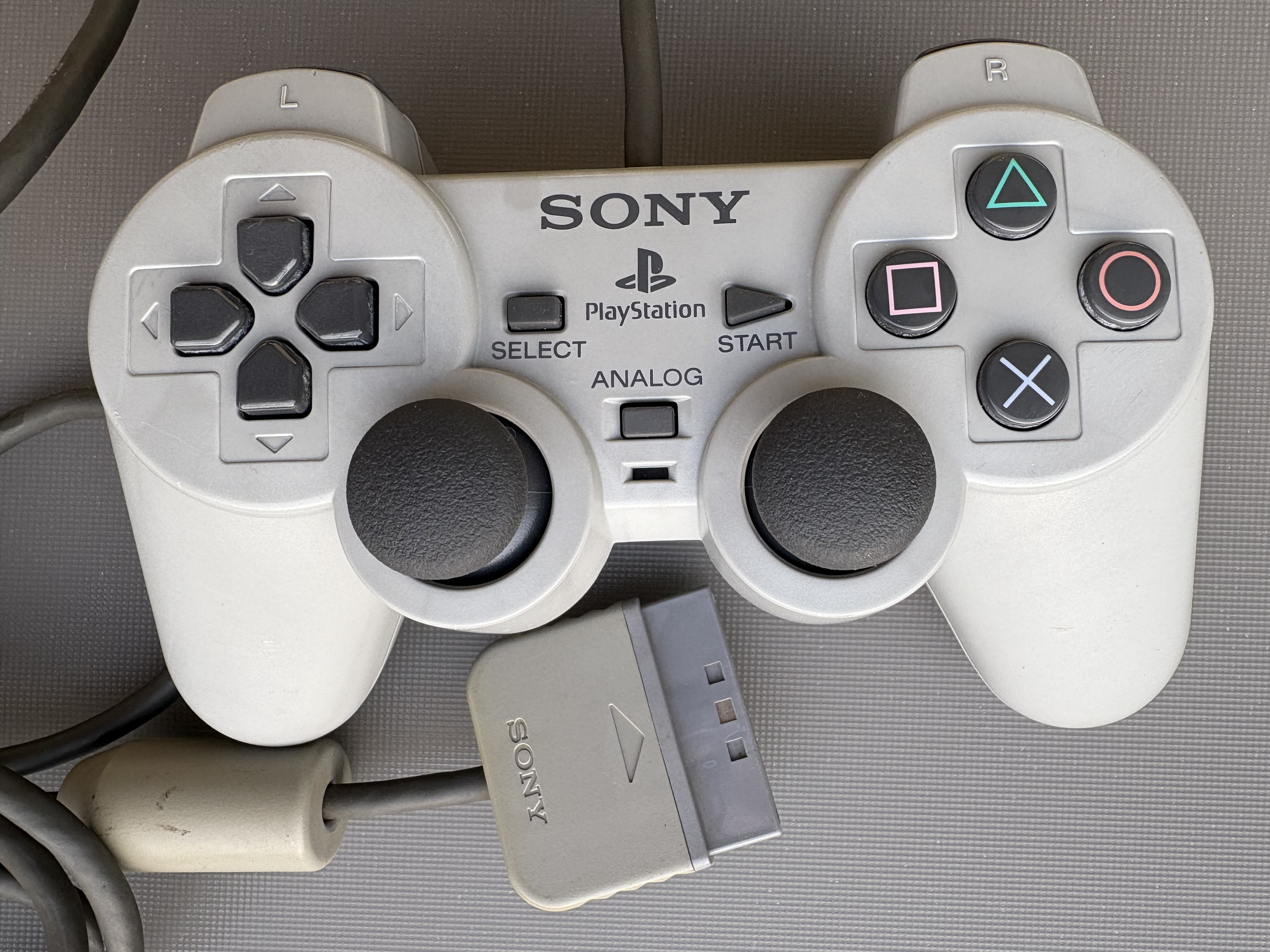 psx_dual_shock_after_retrobright.jpg